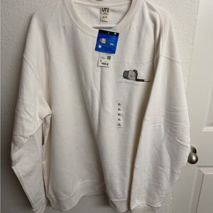Men’s long sleeve sweater.